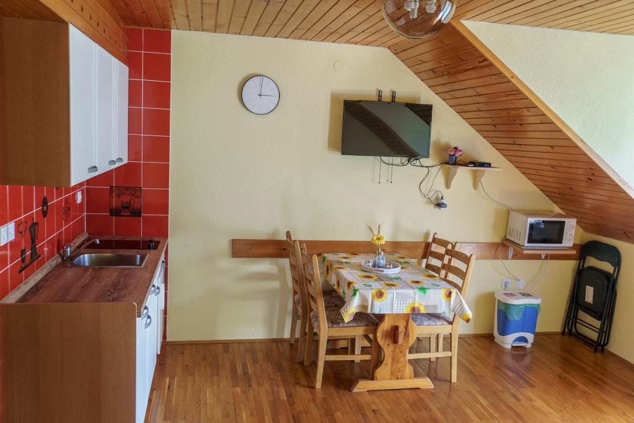 Apartments Zakrasnik Škofja Loka Eksteriør billede