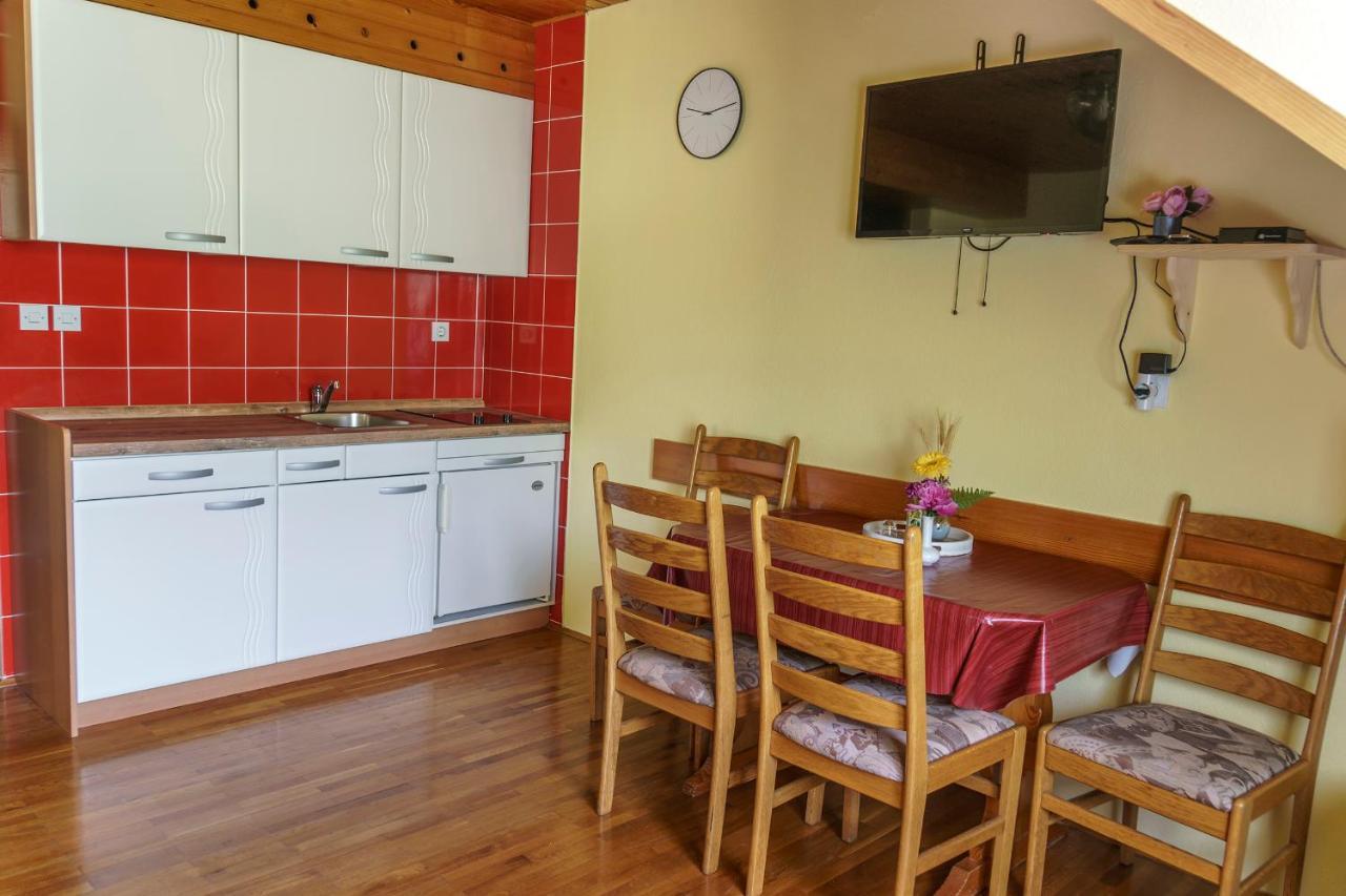 Apartments Zakrasnik Škofja Loka Eksteriør billede