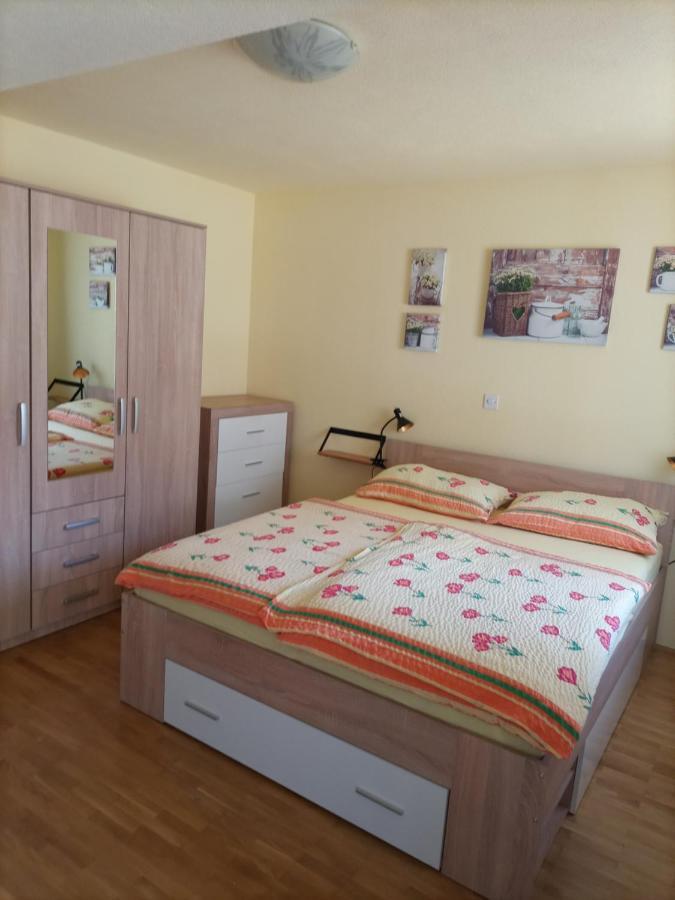 Apartments Zakrasnik Škofja Loka Eksteriør billede