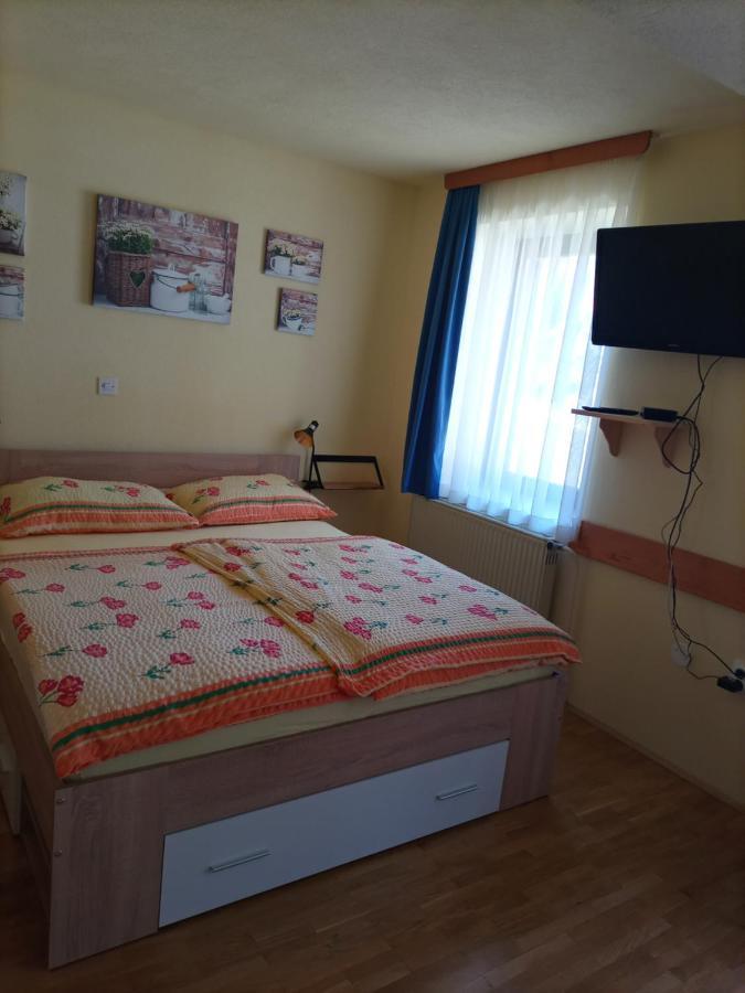 Apartments Zakrasnik Škofja Loka Eksteriør billede