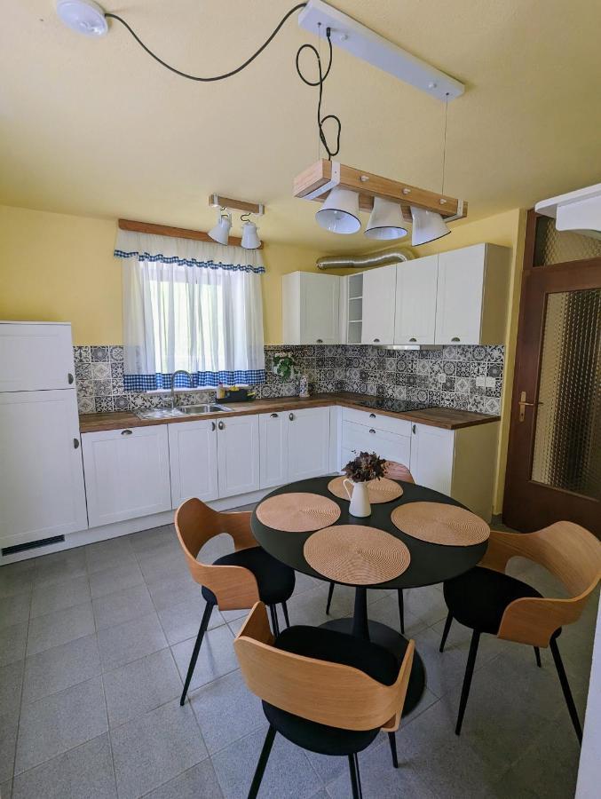 Apartments Zakrasnik Škofja Loka Eksteriør billede